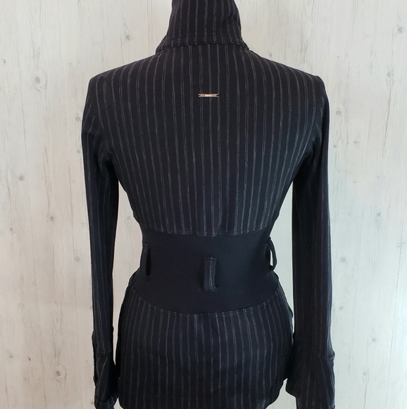 Lululemon Full Metal Jacket Size 6 Black